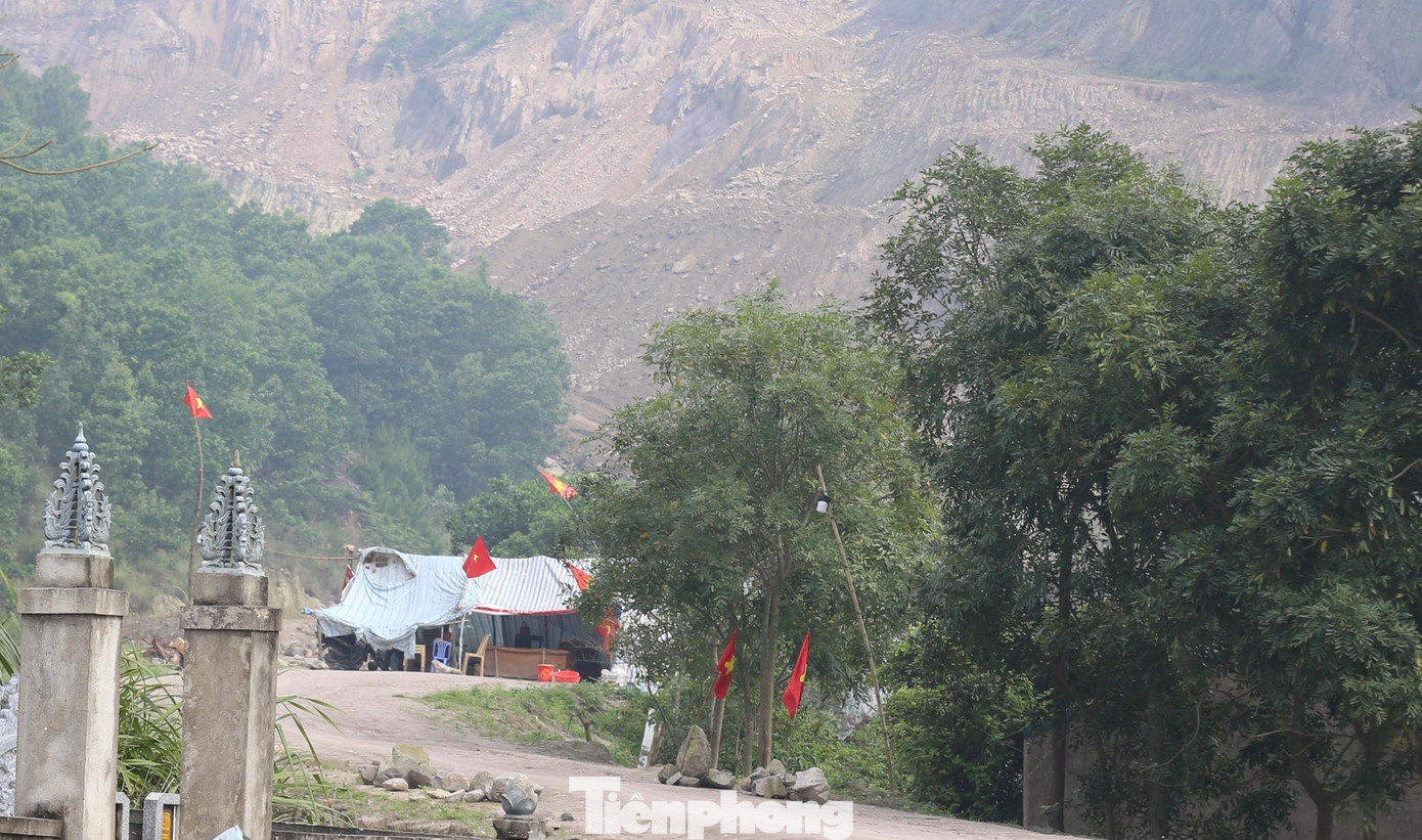 Người dân dựng lán phản đối Người dân dựng lán phản đối