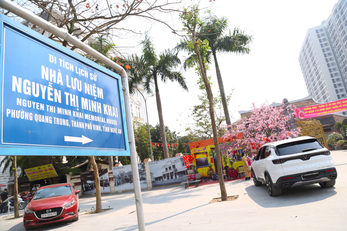 Nhà lưu niệm Nguyễn Thị Minh Khai nằm trong một khuôn viên 2.600 m2, với các hạng mục chính: nhà lưu niệm, nhà quản lý và đón khách, nội thất khu thờ và thiết bị khác, sân vườn, cảnh quan…