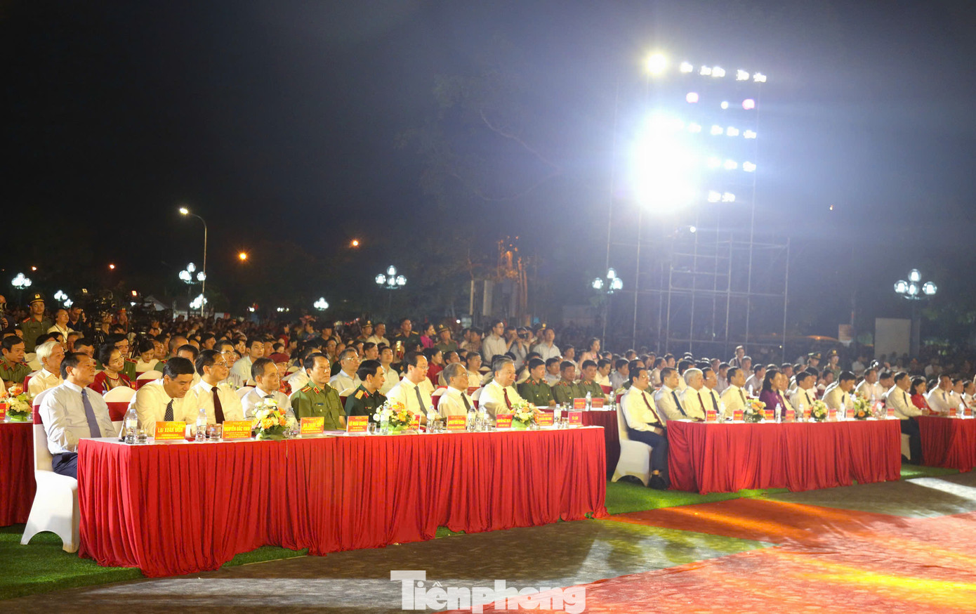 Các đại biểu dự khai mạc Lễ hội Làng Sen năm 2025