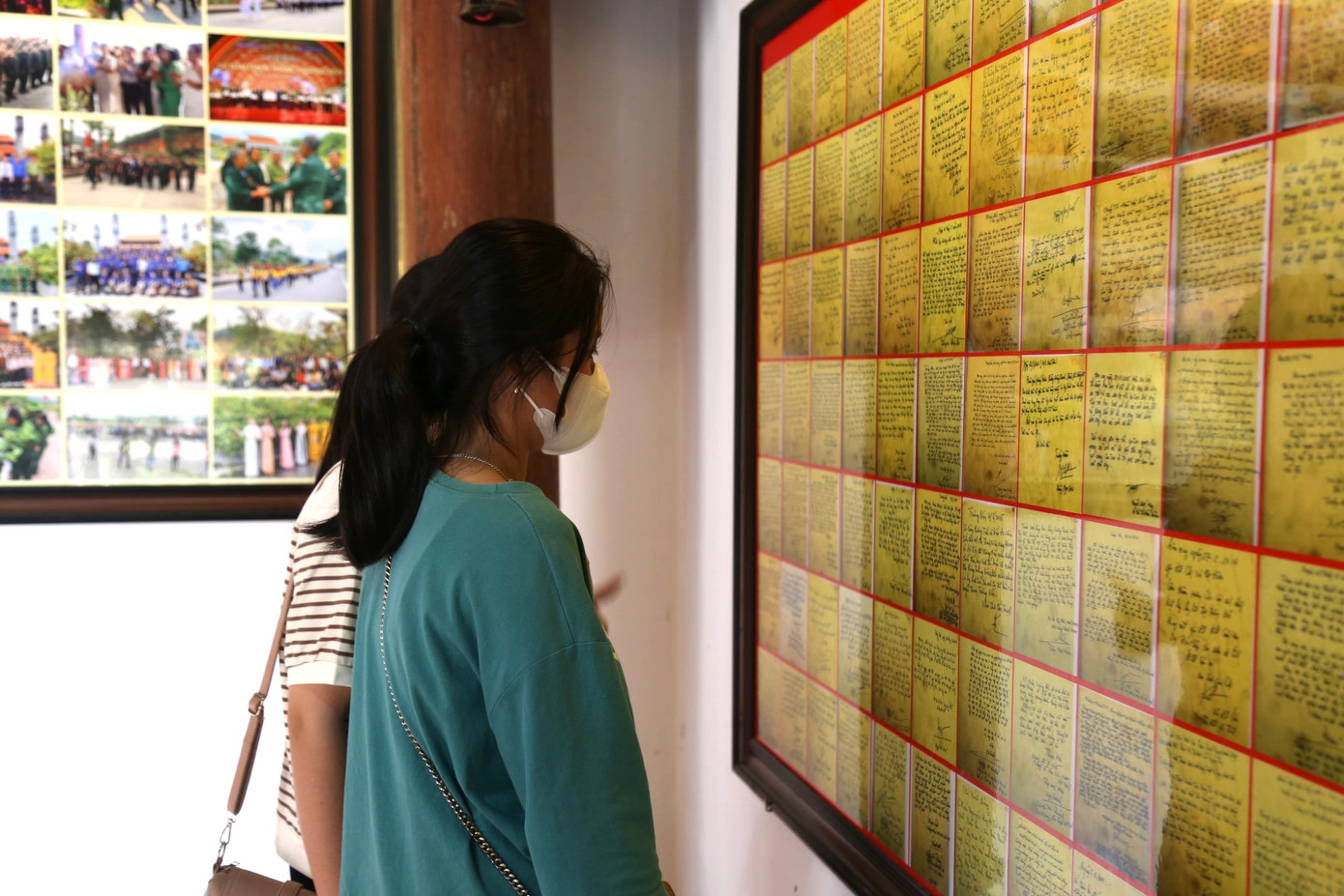 Những hiện vật nhuốm màu thời gian, những tấm hình lưu niệm tại nhà truyền thống Khu di tích Truông Bồn như gợi nhắc về những năm tháng sống và chiến đấu, ác liệt mà hào hùng của quân dân ta.