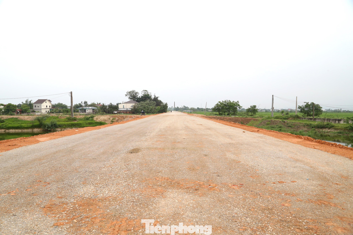 Dự án đường Nguyễn Sỹ Sách kéo dài (TP Vinh, Nghệ An) được khởi công từ năm 2018. Dự án dự kiến hoàn thành vào tháng 3/2021 với mục tiêu hướng đến đảm bảo đồng bộ hệ thống hạ tầng kỹ thuật, hình thành trục không gian kiến trúc cảnh quan cho khu vực phía Đông thành phố. Qua đó tạo điểm nhấn, mở ra cơ hội để thu hút đầu tư, góp phần thúc đẩy phát triển KT-XH cho thành phố Vinh.