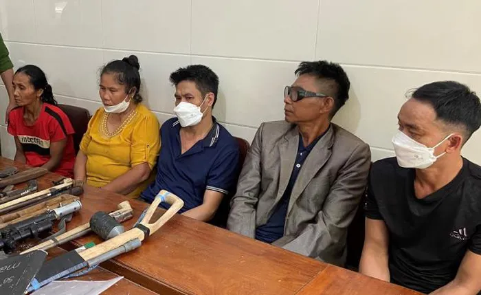 Các đối tượng bị bắt giữ tại cơ quan công an