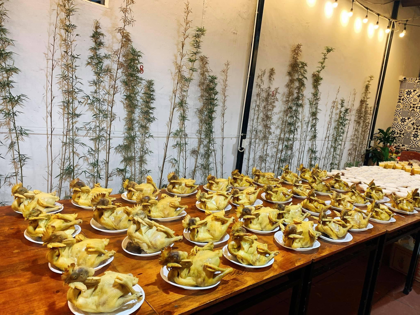 Một nhà hàng ở TP Vinh tất bật ngày rằm tháng Bảy Một nhà hàng ở TP Vinh tất bật ngày rằm tháng Bảy