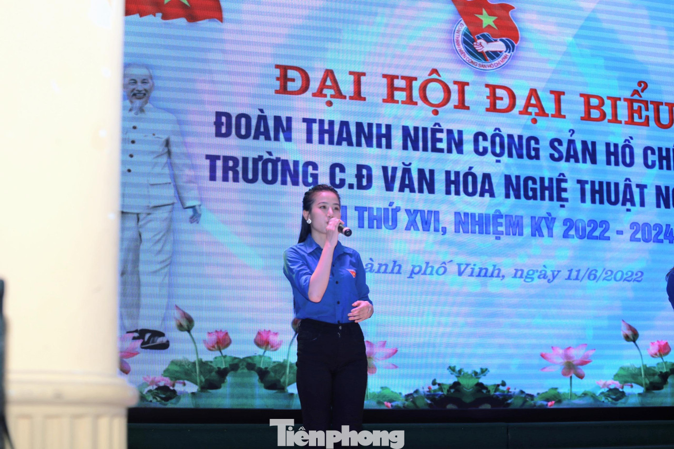 Quang Thị Thìn tham gia văn nghệ chào mừng Đại hội đại biểu Đoàn TNCS Hồ Chí Minh Trường Cao đẳng Văn hóa nghệ thuật Nghệ An lần thứ XVI