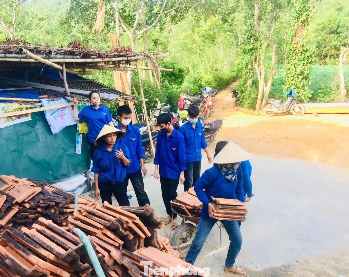 Các ĐVTN hăng hái, nhiệt tình và phát huy tinh thần trách nhiệm.