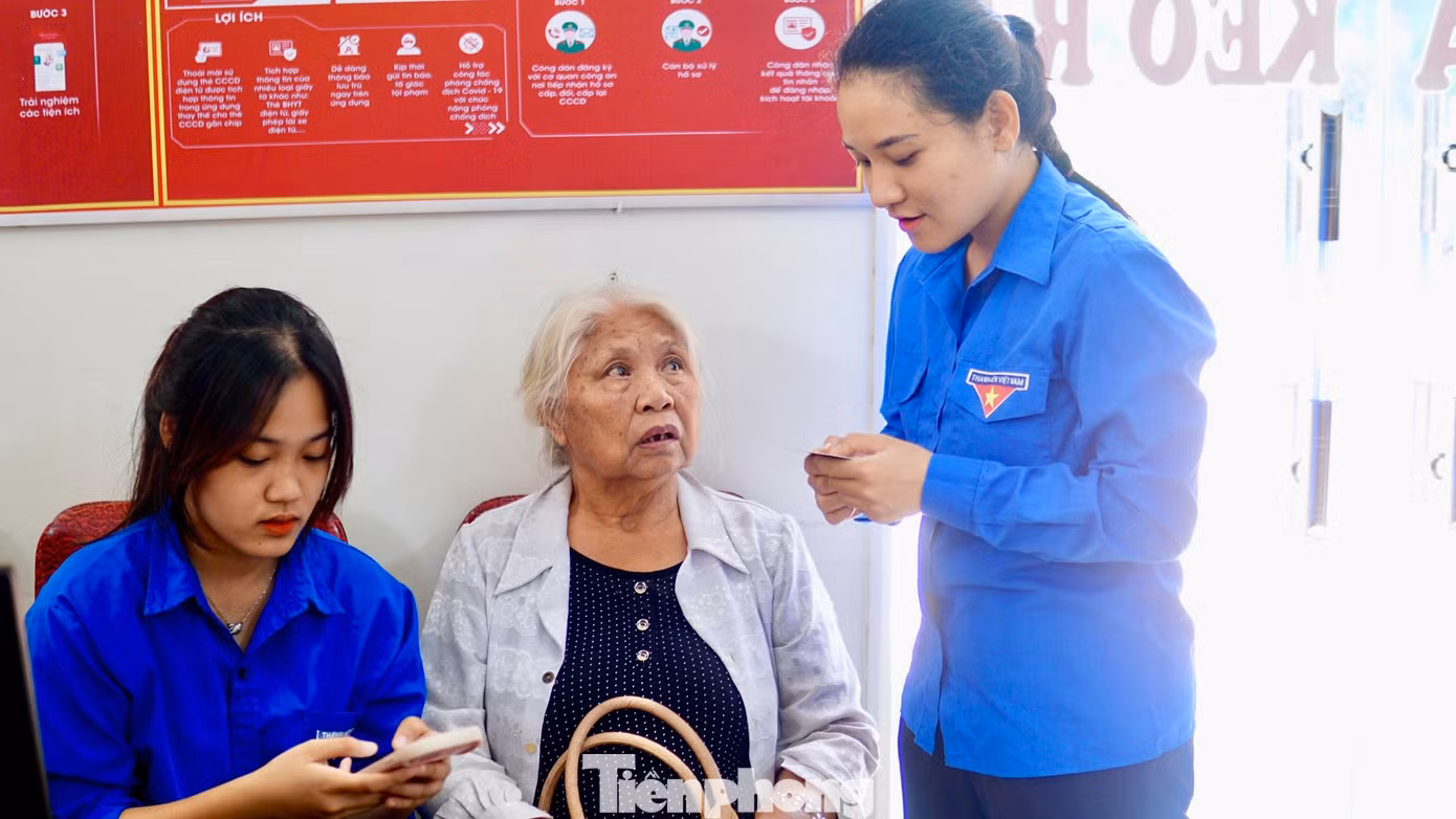 Ngoài ra còn hỗ trợ cài đặt, hướng dẫn sử dụng các ứng dụng công nghệ số khác như: Thái Hoà smart; app Thanh niên Việt Nam; VssID - Bảo hiểm xã hội số; đăng ký các tài khoản ngân hàng điện tử online; bán sản phẩm online chính hãng của bưu điện ….