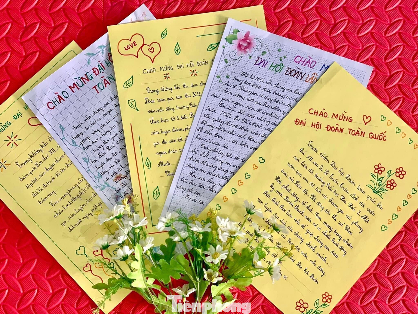 Thiếu nhi Thị đoàn Thái Hòa viết những lời chúc tốt đẹp nhất gửi tới Đại hội Đoàn toàn quốc lần thứ XII chúc Đại hội thành công tốt đẹp.