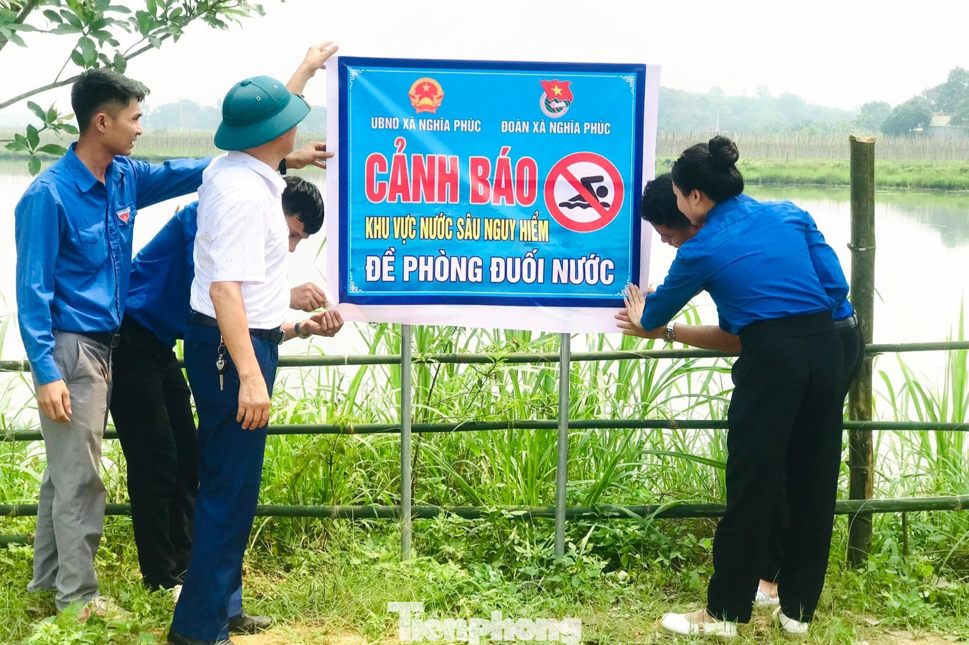 Tân Kỳ là huyện miền núi ở phía Tây tỉnh Nghệ An. Nơi đây có sông Con chảy qua 12 xã với chiều dài 60km và 6 con khe lớn như Khe Thiềm, Khe Thầm, Khe Lá, Khe Loà, Khe Sanh, Khe Cừa với tổng chiều dài 300km. Số lượng hồ, đập lớn, tiềm ẩn nguy cơ đuối nước, nhất là đối với trẻ em. Với phương châm “Mỗi đoàn viên thanh niên là một tuyên truyền viên về nguy cơ tai nạn đuối nước”, thời gian qua, Ban Thường vụ Huyện Đoàn, Hội đồng Đội huyện Tân Kỳ đã có nhiều giải pháp, mô hình, cách làm hay để tuyên truyền sâu rộng các biện pháp phòng, chống đuối nước.