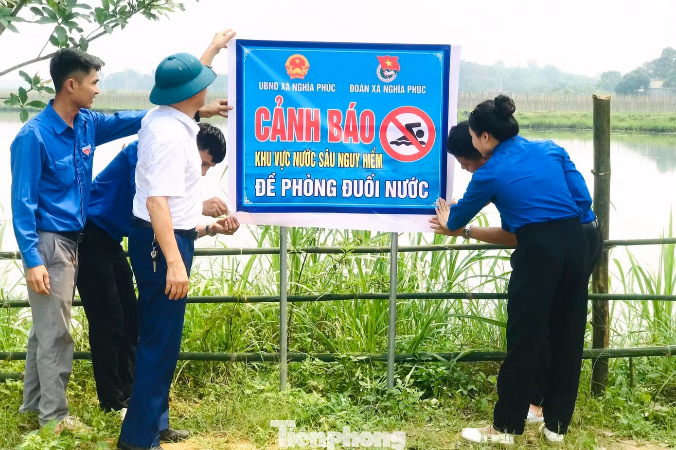 Tân Kỳ là huyện miền núi ở phía Tây tỉnh Nghệ An. Nơi đây có sông Con chảy qua 12 xã với chiều dài 60km và 6 con khe lớn như Khe Thiềm, Khe Thầm, Khe Lá, Khe Loà, Khe Sanh, Khe Cừa với tổng chiều dài 300km. Số lượng hồ, đập lớn, tiềm ẩn nguy cơ đuối nước, nhất là đối với trẻ em. Với phương châm “Mỗi đoàn viên thanh niên là một tuyên truyền viên về nguy cơ tai nạn đuối nước”, thời gian qua, Ban Thường vụ Huyện Đoàn, Hội đồng Đội huyện Tân Kỳ đã có nhiều giải pháp, mô hình, cách làm hay để tuyên truyền sâu rộng các biện pháp phòng, chống đuối nước.