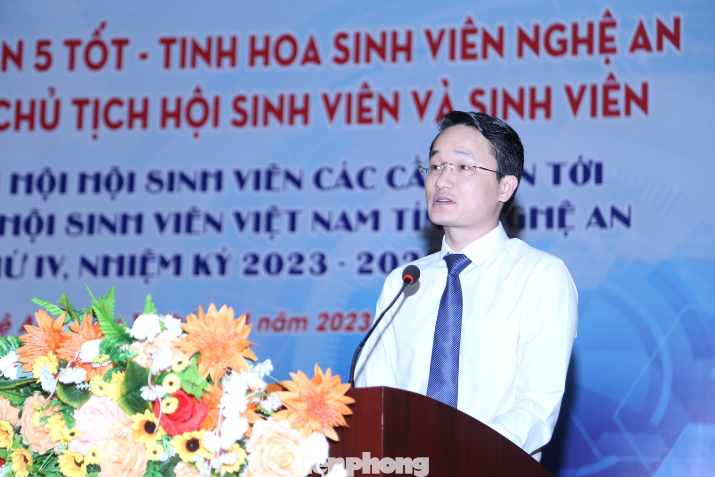 Anh Trần Linh, Chủ tịch Hội Sinh viên tỉnh Nghệ An phát biểu tại chương trình