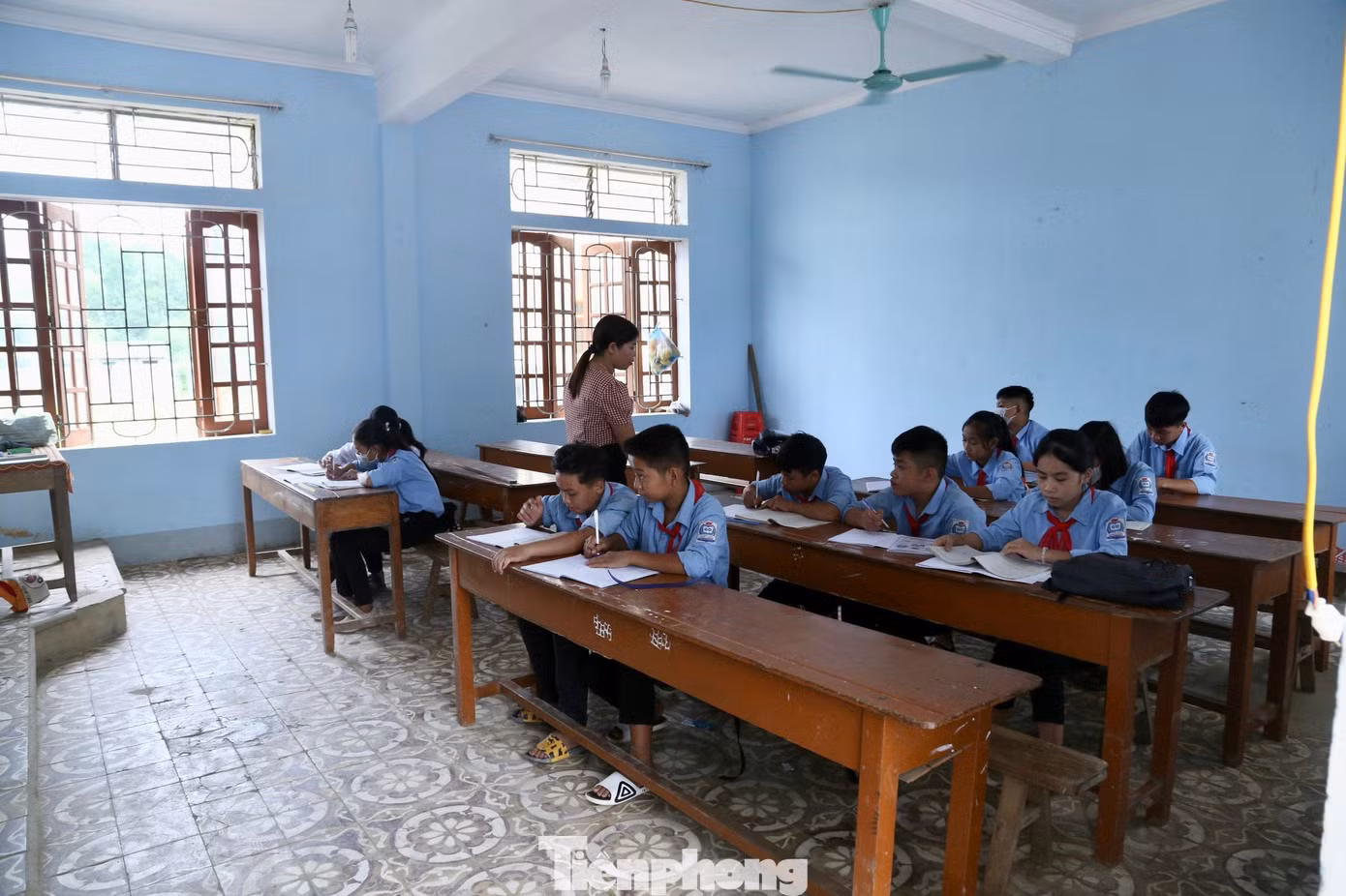 Số học sinh đến trường trong ngày 9/9 chỉ có 40 em