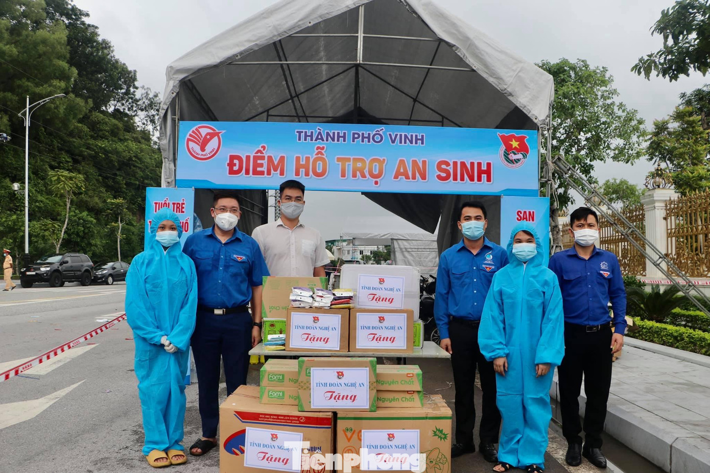 Trong thời điểm dịch COVID-19, Tỉnh Đoàn Nghệ An đã triển khai nhiều hoạt động hỗ trợ người dân gặp khó khăn. Trong thời điểm dịch COVID-19, Tỉnh Đoàn Nghệ An đã triển khai nhiều hoạt động hỗ trợ người dân gặp khó khăn.