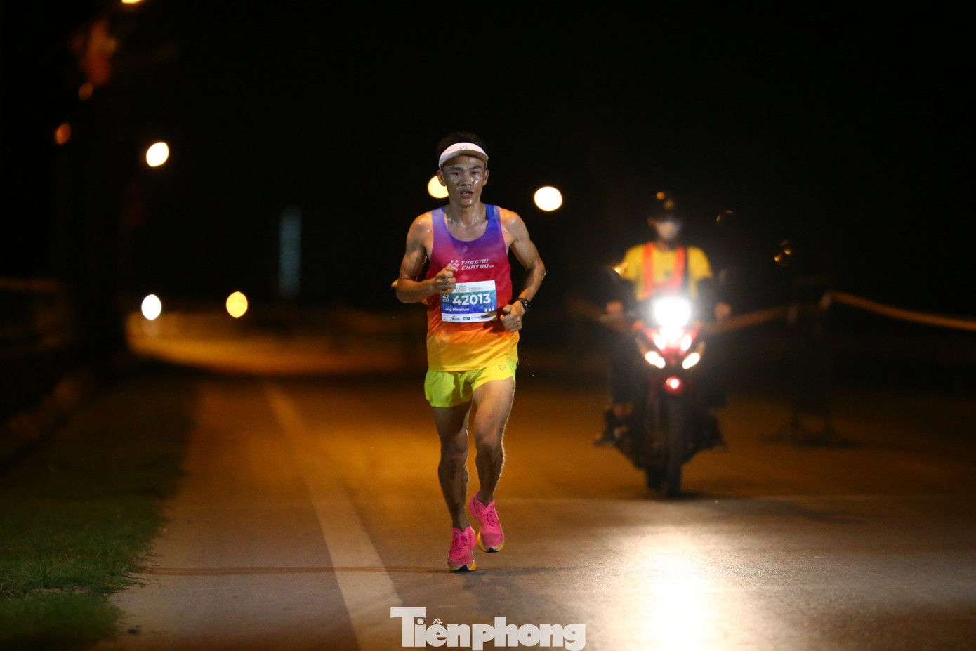 Dù phải chạy từ khá sớm, nhưng tinh thần của các runner vẫn đầy hứng khởi.