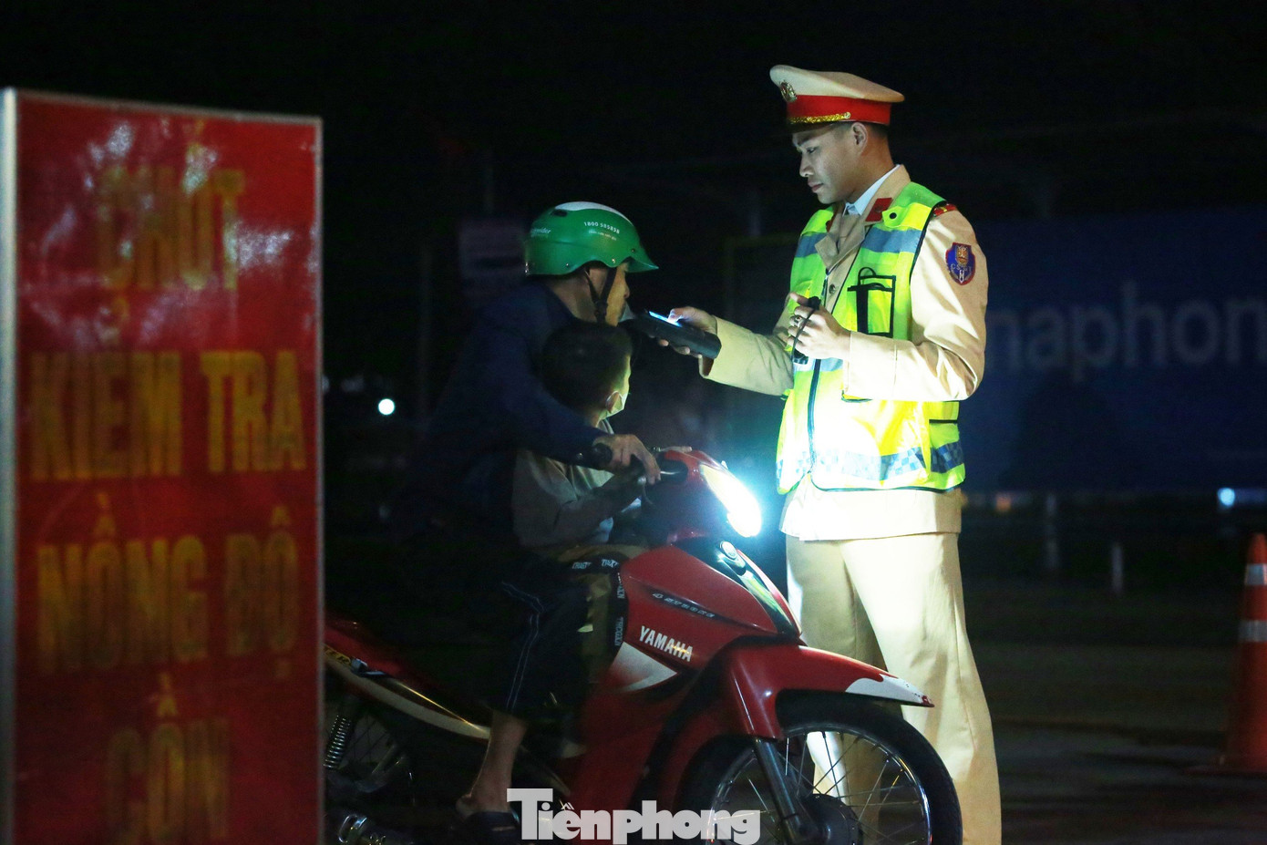 Sau khoảng 2 giờ đồng hồ kiểm tra, lực lượng chức năng không ghi nhận trường hợp nào vi phạm nồng độ cồn.