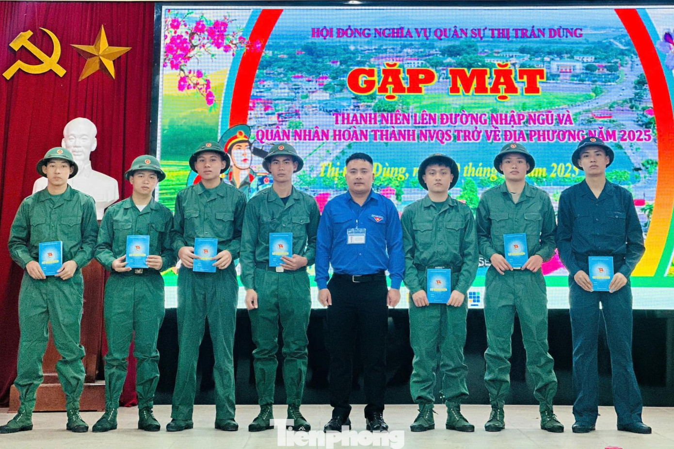 Các địa phương trên địa bàn tỉnh Nghệ An tổ chức gặp mặt thanh niên lên đường nhập ngũ. Các địa phương trên địa bàn tỉnh Nghệ An tổ chức gặp mặt thanh niên lên đường nhập ngũ.