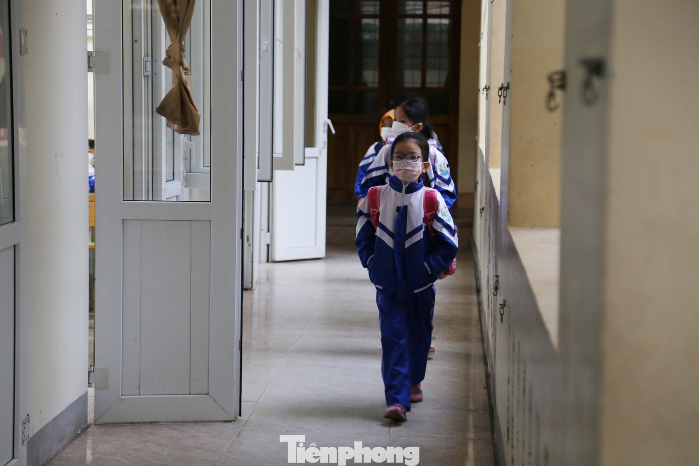 Từ ngày 7/2, hầu hết học sinh ở 3 cấp học (Tiểu học, THCS, THPT) trên địa bàn Nghệ An đã đến trường sau thời gian nghỉ Tết Nguyên Đán. Để đảm bảo an toàn phòng chống dịch, các trường đã chủ động các phương án để đón các học sinh đến trường.