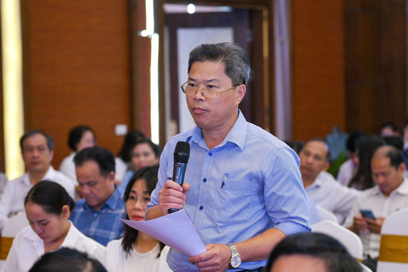 Các đại biểu trao đổi, thảo luận tại Hội nghị Các đại biểu trao đổi, thảo luận tại Hội nghị