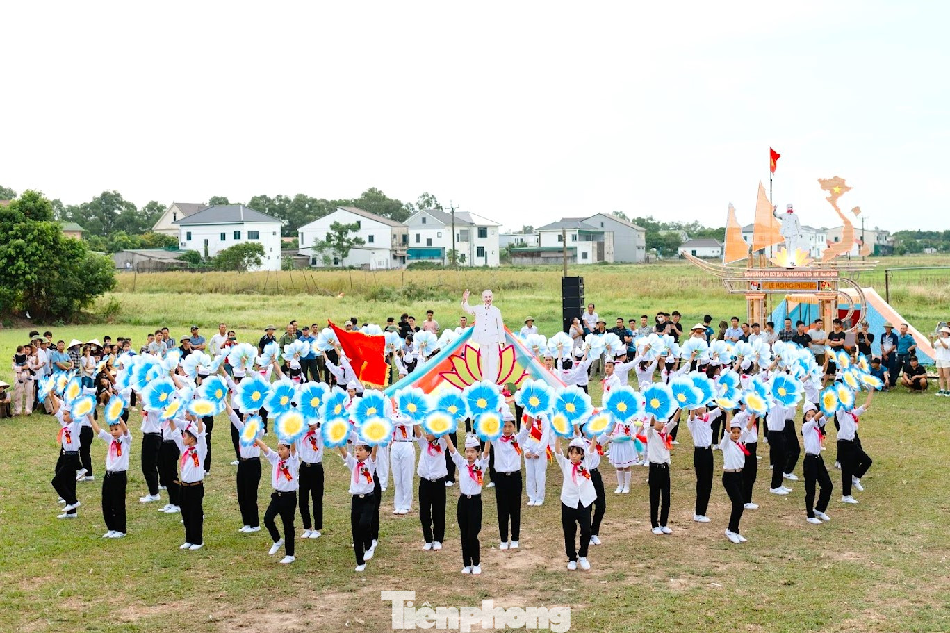 “Hội trại hè tổ chức 5 năm một lần, được tổ chức cùng hội thi nghi thức đội. Năm nay, hội trại hè diễn ra đúng dịp kỷ niệm 70 năm thành lập xã. Trong chương trình hội trại sẽ diễn ra nhiều hoạt động nhưng chủ yếu vẫn là các chương trình, hoạt động dành cho thiếu niên, nhi đồng, đúng với tinh thần toàn dân chăm lo, bảo vệ trẻ em”, ông Lục cho hay.