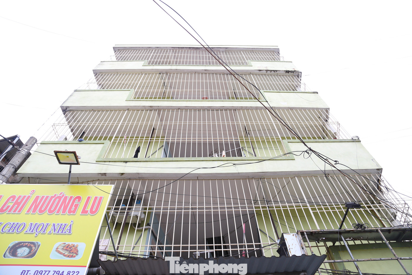 Khi sự cố hỏa hoạn xảy ra, “chuồng cọp” sẽ trở thành rào cản để người gặp nạn thoát thân và lực lượng chức năng tiếp cận hiện trường.