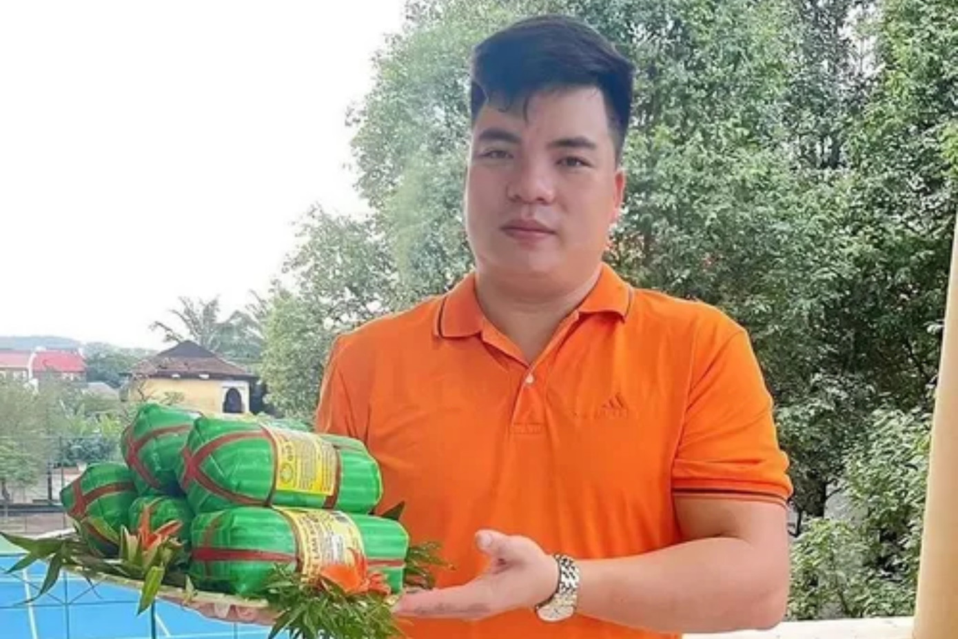 Anh Lâm khởi nghiệp thành công với sản phẩm giò bê, mang về doanh thu hơn 10 tỉ đồng/năm. Anh Lâm khởi nghiệp thành công với sản phẩm giò bê, mang về doanh thu hơn 10 tỉ đồng/năm.