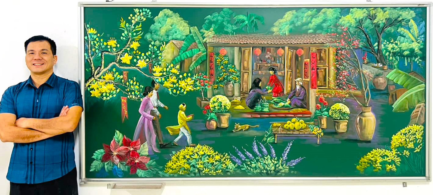Thầy Hạnh đã từng vẽ khoảng 500 tác phẩm bằng phấn trên bảng.