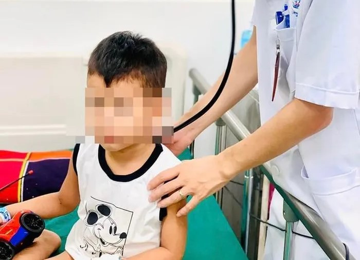 Hiện, sức khỏe cháu Đ. tốt, không có di chứng về thần kinh