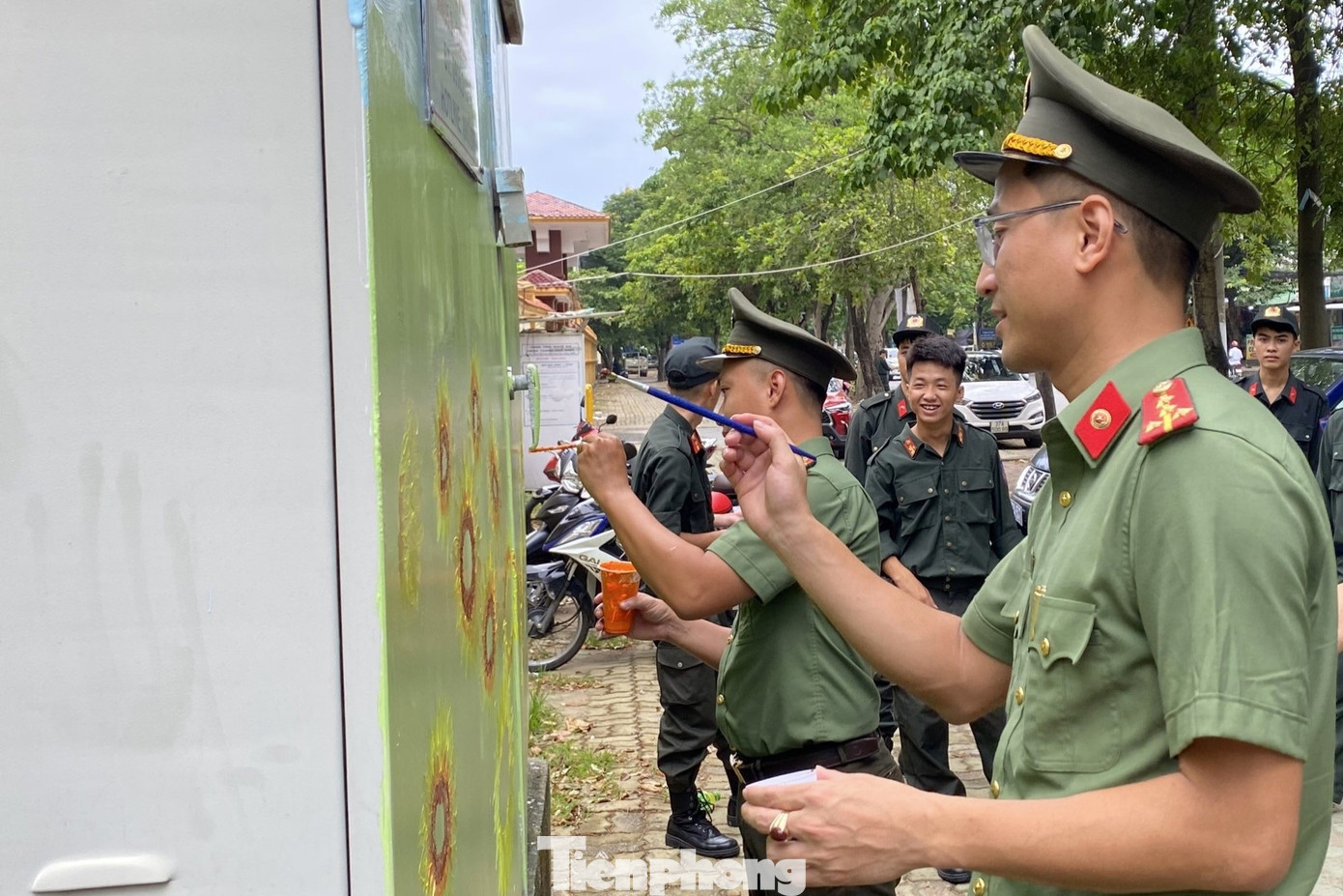 Công trình “Cột điện nở hoa” tại phường Hưng Phúc và Hưng Bình, TP Vinh.