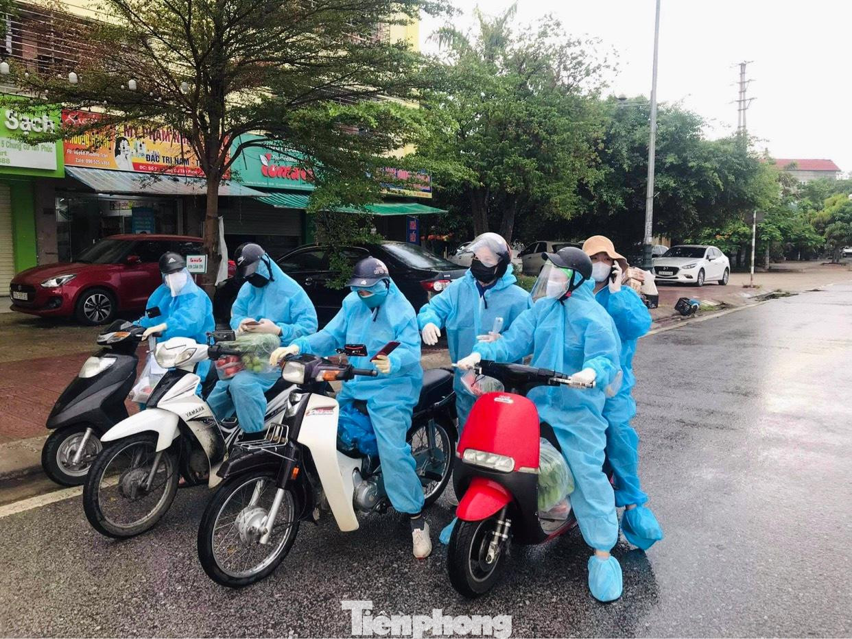 Các tình nguyện viên luôn trong tâm thế sẵn sàng, không kể giờ giấc, chỉ cần có người gọi là các bạn sẽ lên đường.