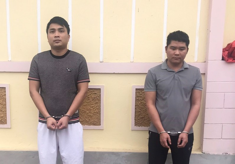 Hai đối tượng Phạm Thành Chung và Nguyễn Hữu Tuân tại cơ quan Công an.