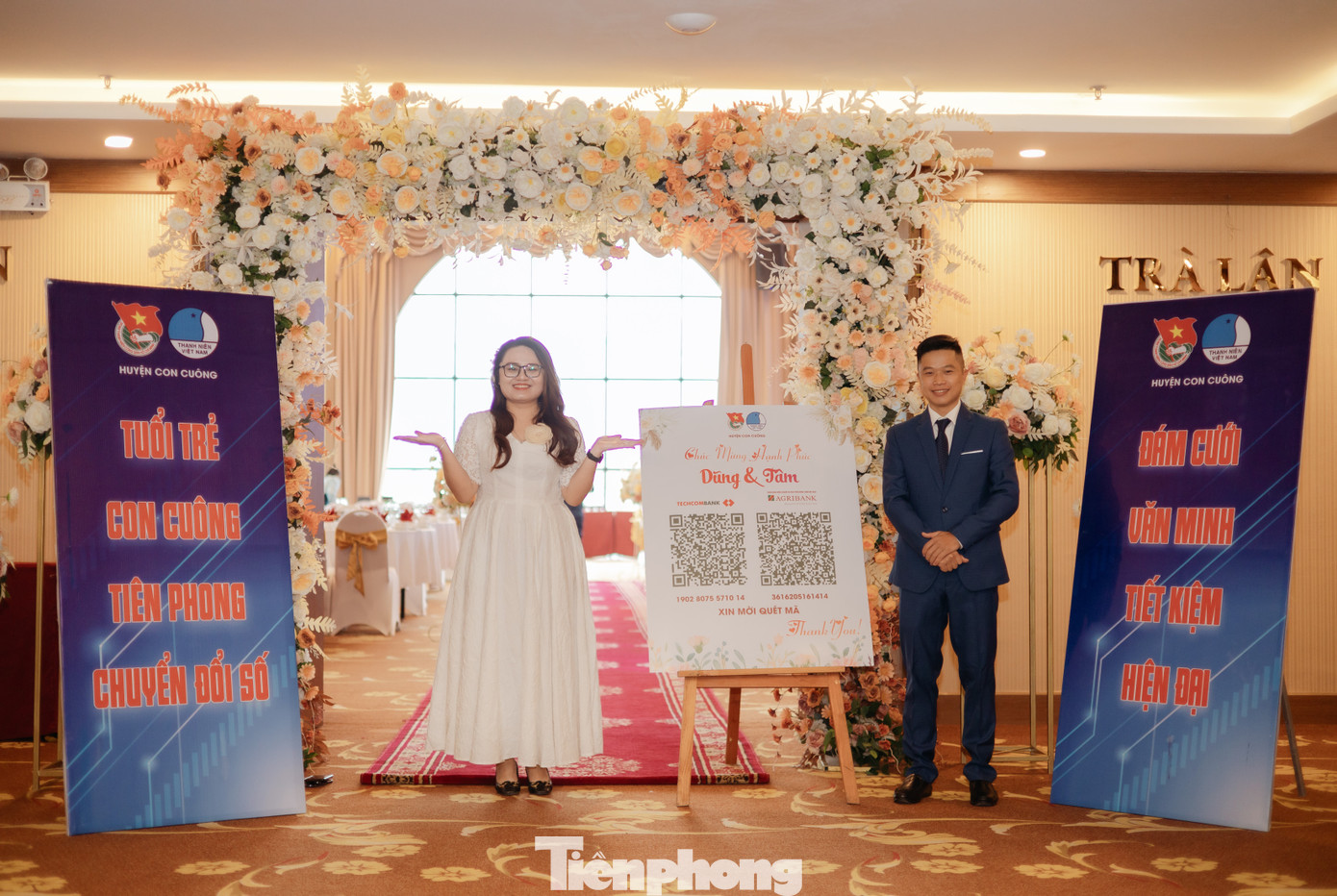 Cô dâu Lương Thị Tâm và chú rể Lang Văn Dũng