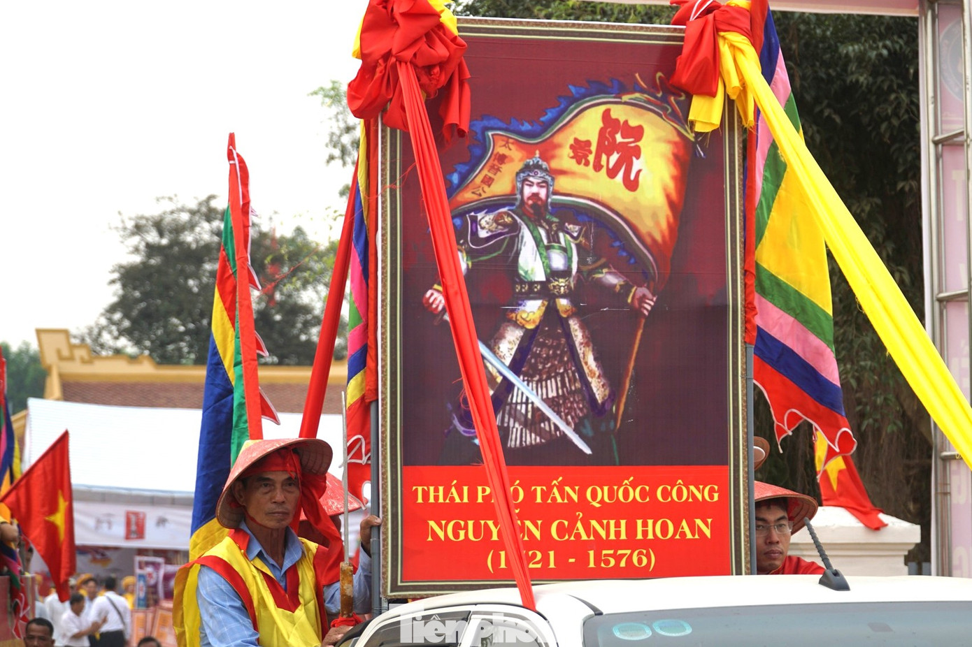 Lễ hội Thập niên sự lệ xuất hiện cách ngày nay hơn 400 năm, xuất phát từ quy định của các bậc tiền nhân dòng họ Nguyễn Cảnh. Từ khi được tổ chức lần đầu đến nay, chỉ có 3 kỳ (1954, 1964, 1974), lễ hội bị gián đoạn do chiến tranh. Đến năm 1984, dòng họ Nguyễn Cảnh đã phục hồi và duy trì cho đến ngày nay.