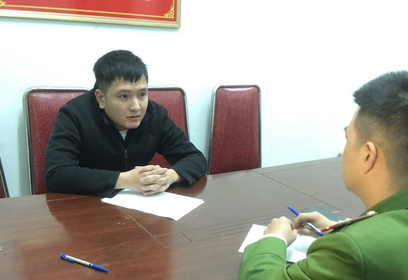 Công an làm việc với Đặng Thái Hoàng