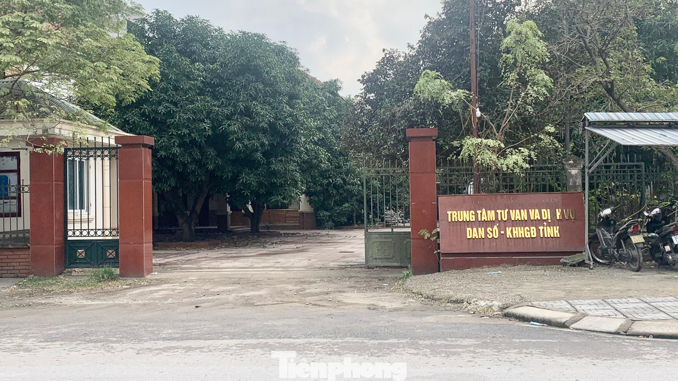 Tháng 2/2020, UBND tỉnh Nghệ An quyết định chuyển trụ sở Sở Du lịch Nghệ An về đường Lý Tự Trọng, TP Vinh (trụ sở cũ của Trung tâm tư vấn và dịch vụ dân số KHHGĐ tỉnh). Nhưng đến nay, Sở Du lịch Nghệ An vẫn chưa thể chuyển về trụ sở mới này với lý do vị trí không phù hợp. Hiện Sở Du lịch Nghệ An vẫn đang mượn trụ sở của Công ty điện lực TP Vinh để làm việc.