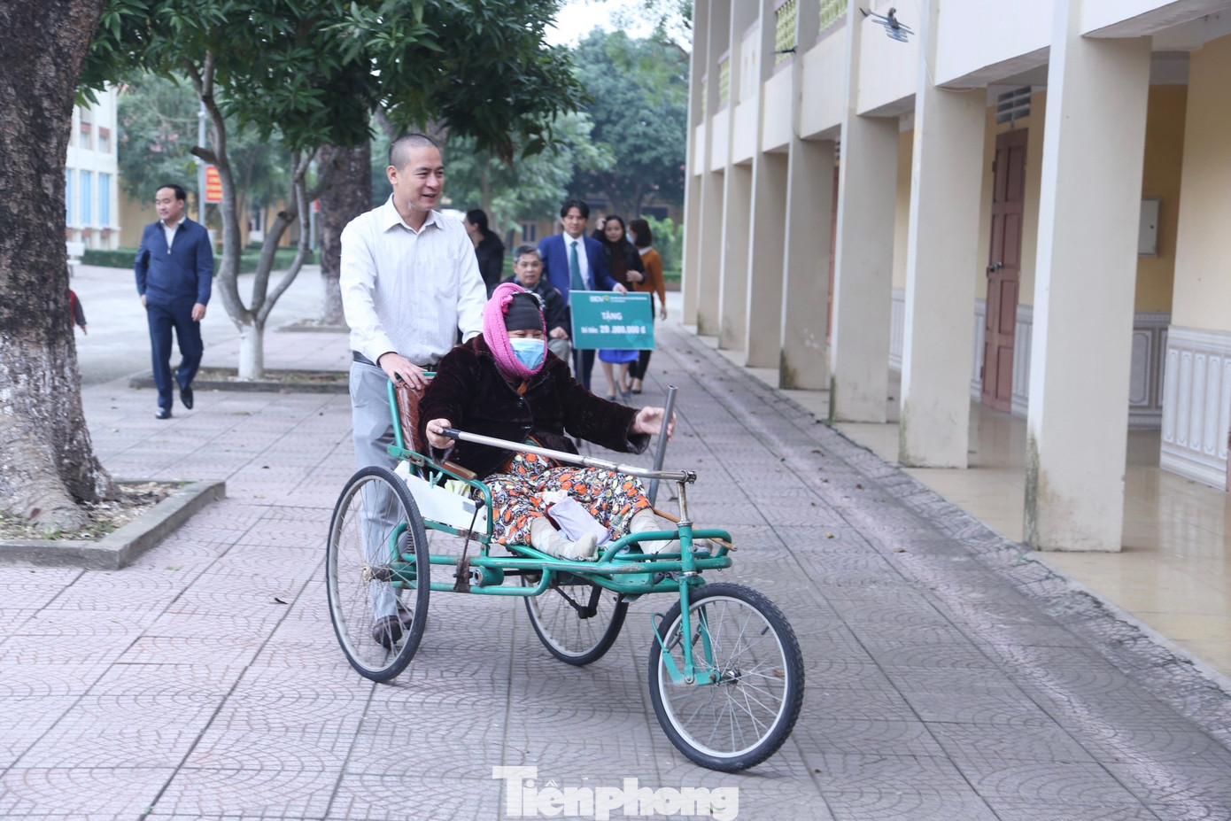 Trung tâm Điều dưỡng Thương binh Nghệ An đang điều trị, chăm sóc sức khỏe và đảm bảo chính sách cho 61 thương, bệnh binh nặng.