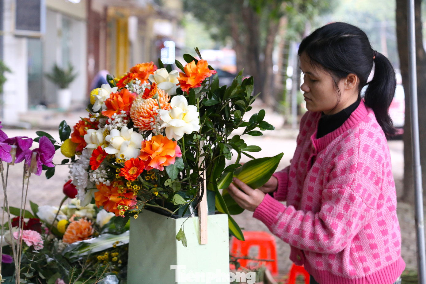 Người mua ưu tiên việc đặt hàng online nhằm tiết kiệm thời gian. Người mua ưu tiên việc đặt hàng online nhằm tiết kiệm thời gian.