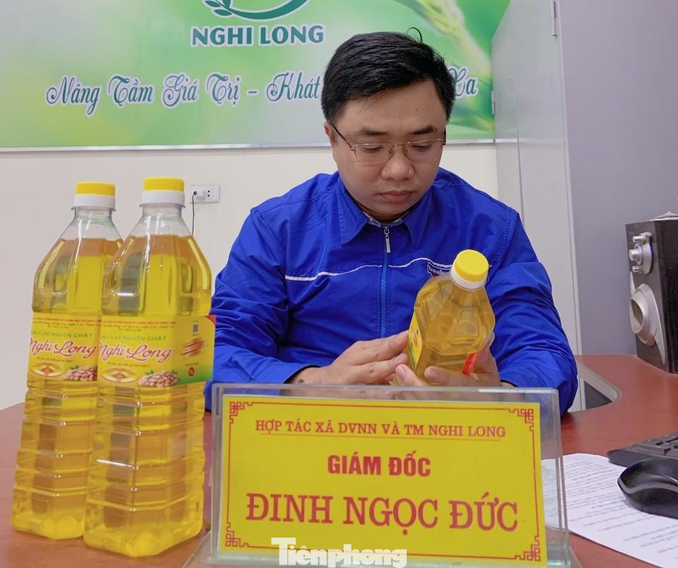 Anh Đinh Ngọc Đức tâm huyết với sản phẩm dầu lạc