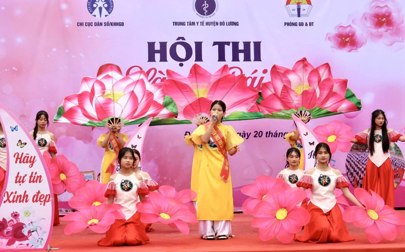 Hội thi tạo sân chơi và cơ hội giao lưu lành mạnh, bổ ích cho các em học sinh. Hội thi tạo sân chơi và cơ hội giao lưu lành mạnh, bổ ích cho các em học sinh.