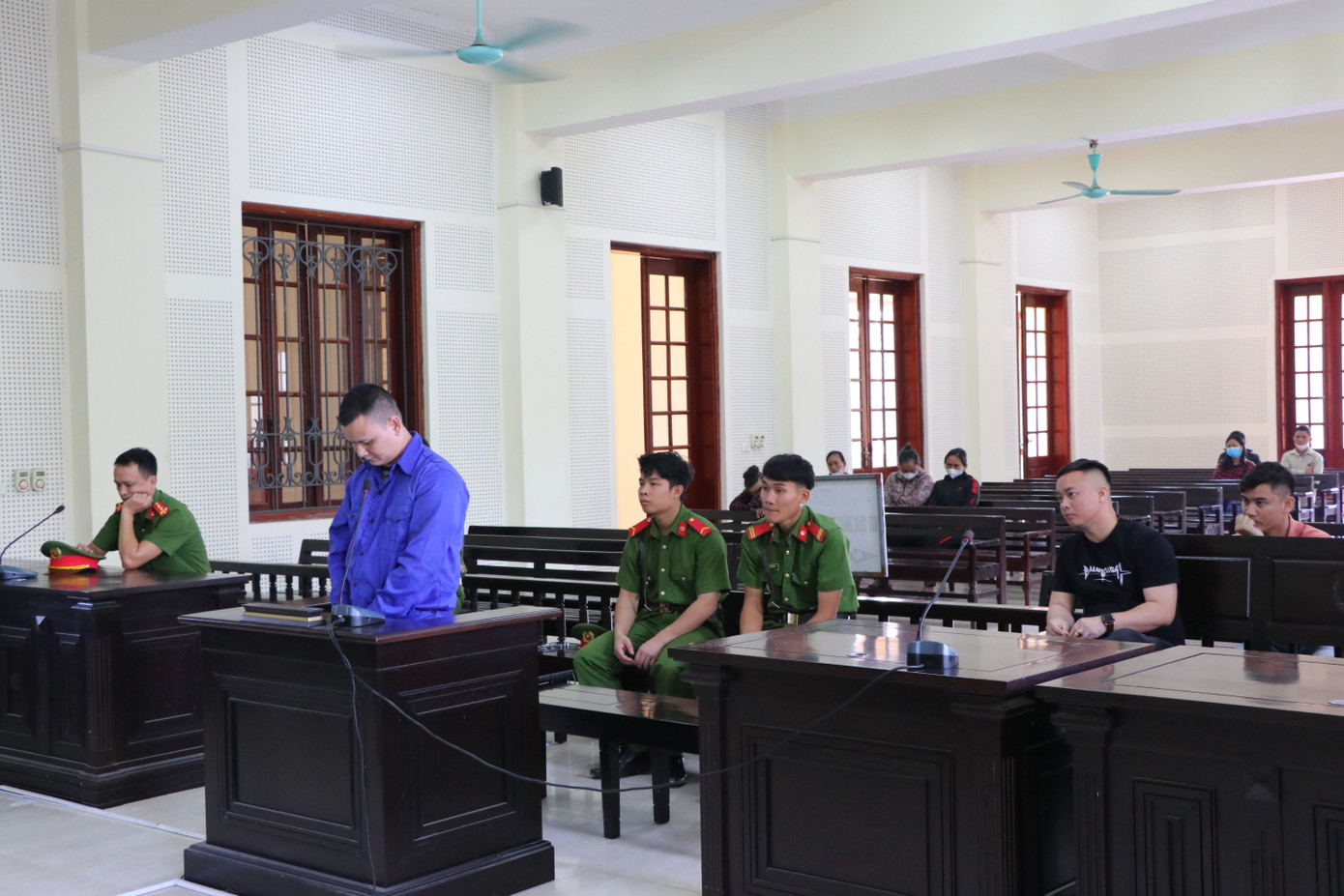 Phiên tòa xét xử bị cáo Võ Văn Đức Phiên tòa xét xử bị cáo Võ Văn Đức