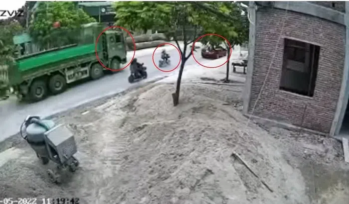 3 phương tiện đi cùng chiều