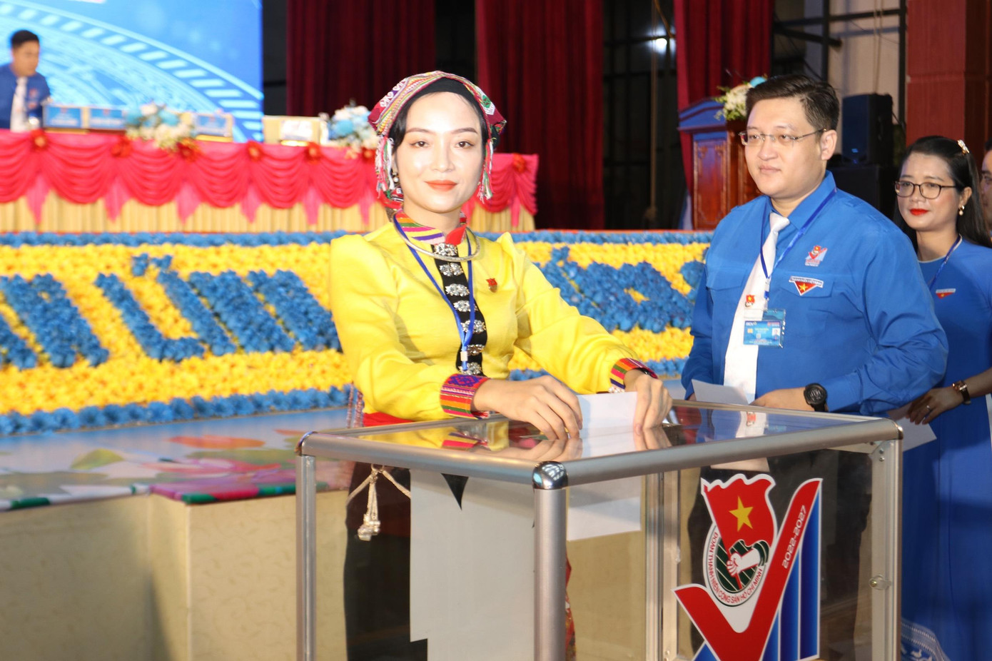 Đại biểu Lữ Thị Băng Châu, Bí thư Huyện Đoàn Con Cuông, người đồng bào dân tộc Thái chia sẻ: “Đến với Đại hội Đại biểu Đoàn TNCS Hồ Chí Minh tỉnh Nghệ An lần thứ XVIII, nhiệm kỳ 2022 – 2027, tôi mong muốn và kỳ vọng, đại hội sẽ có những quyết sách lớn để đưa công tác Đoàn và phong trào thanh niên ngày càng thiết thực, hiệu quả, quan tâm, chăm lo nhu cầu, lợi ích chính đáng của đoàn viên, thanh niên. Đặc biệt có nhiều giải pháp để hỗ trợ Đoàn viên thanh niên, nhất là đoàn viên thanh niên dân tộc thiểu số, miền núi trong lập thân, lập nghiệp”.