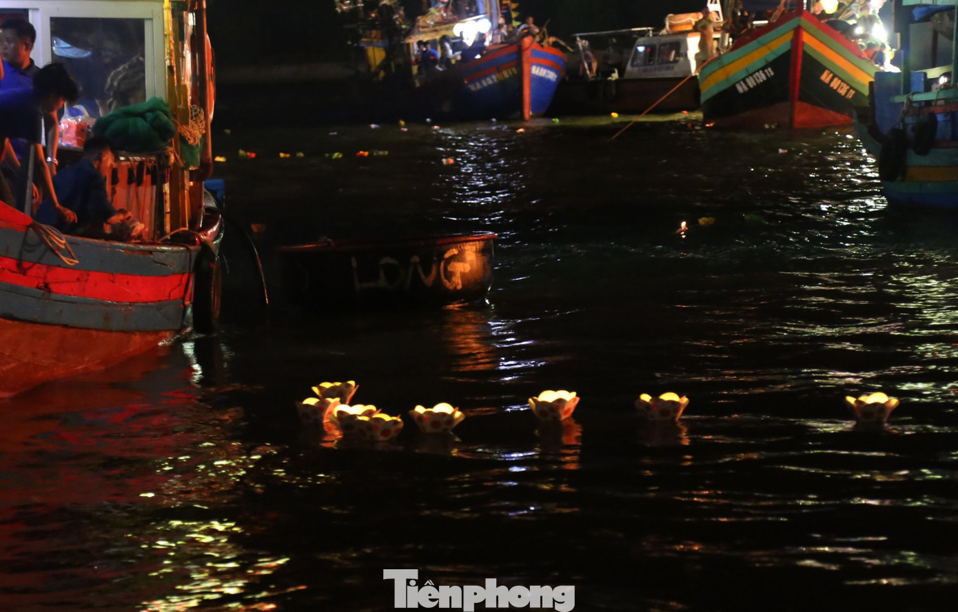 Không gian lung linh, huyền ảo… Không gian lung linh, huyền ảo…