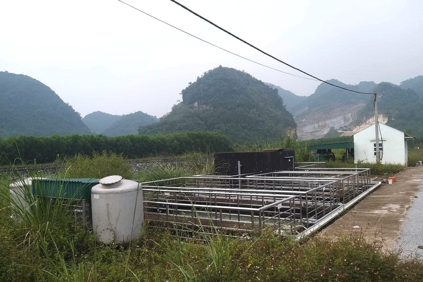 Các hạng mục của Khu xử lý rác thải đã hoàn thành nhưng chưa thể vận hành.