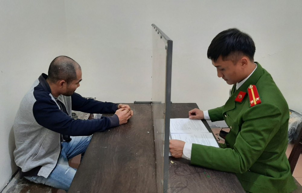 Trương Văn Quế tại cơ quan Công an Trương Văn Quế tại cơ quan Công an