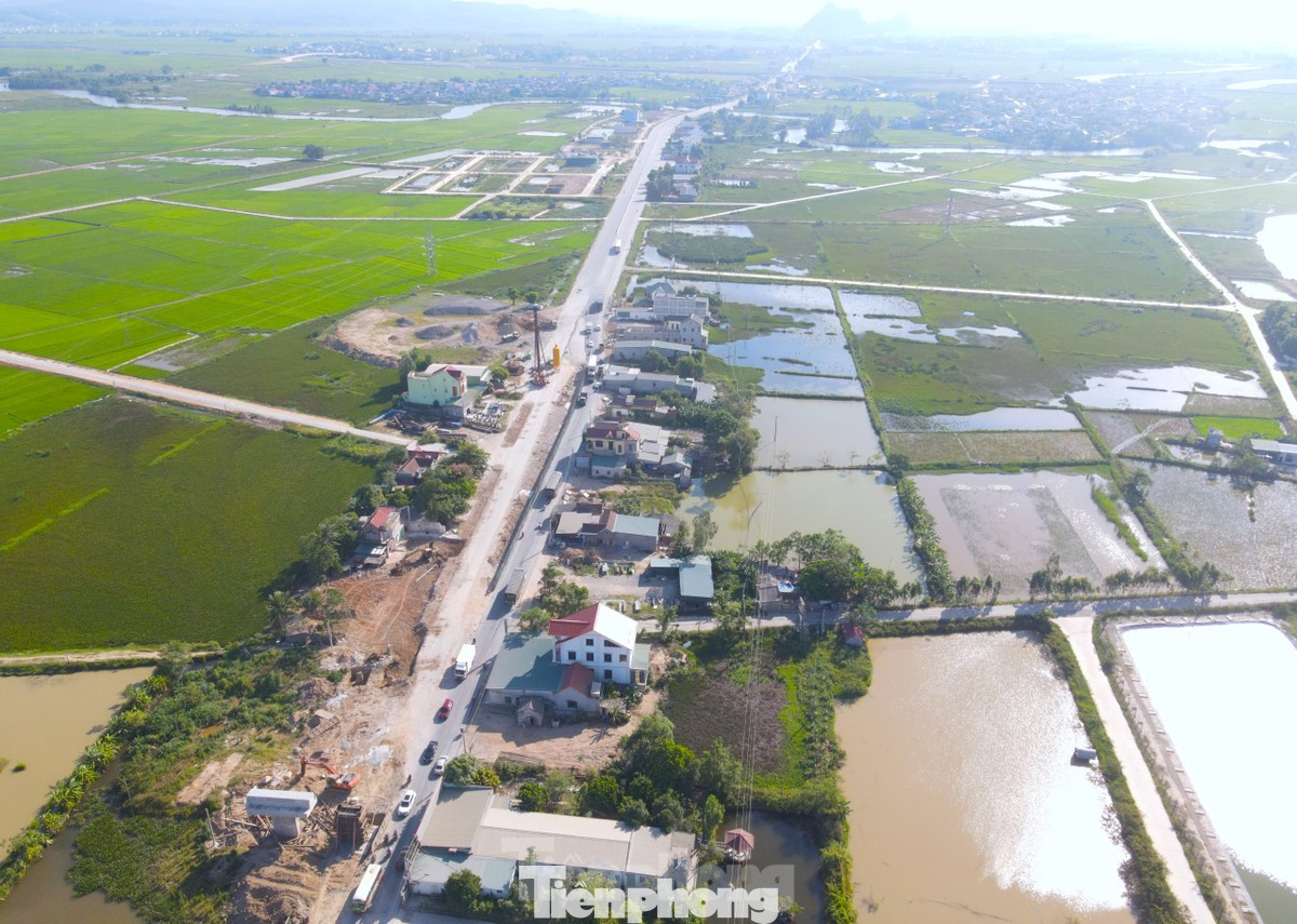 Dự án cải tạo, nâng cấp quốc lộ 7 chưa thể cán đích do vướng mặt bằng.