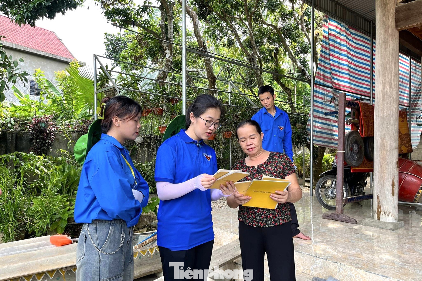 Hỗ trợ 5 homestay trong bản tạo lập và xây dựng các kênh mạng xã hội để quảng bá.