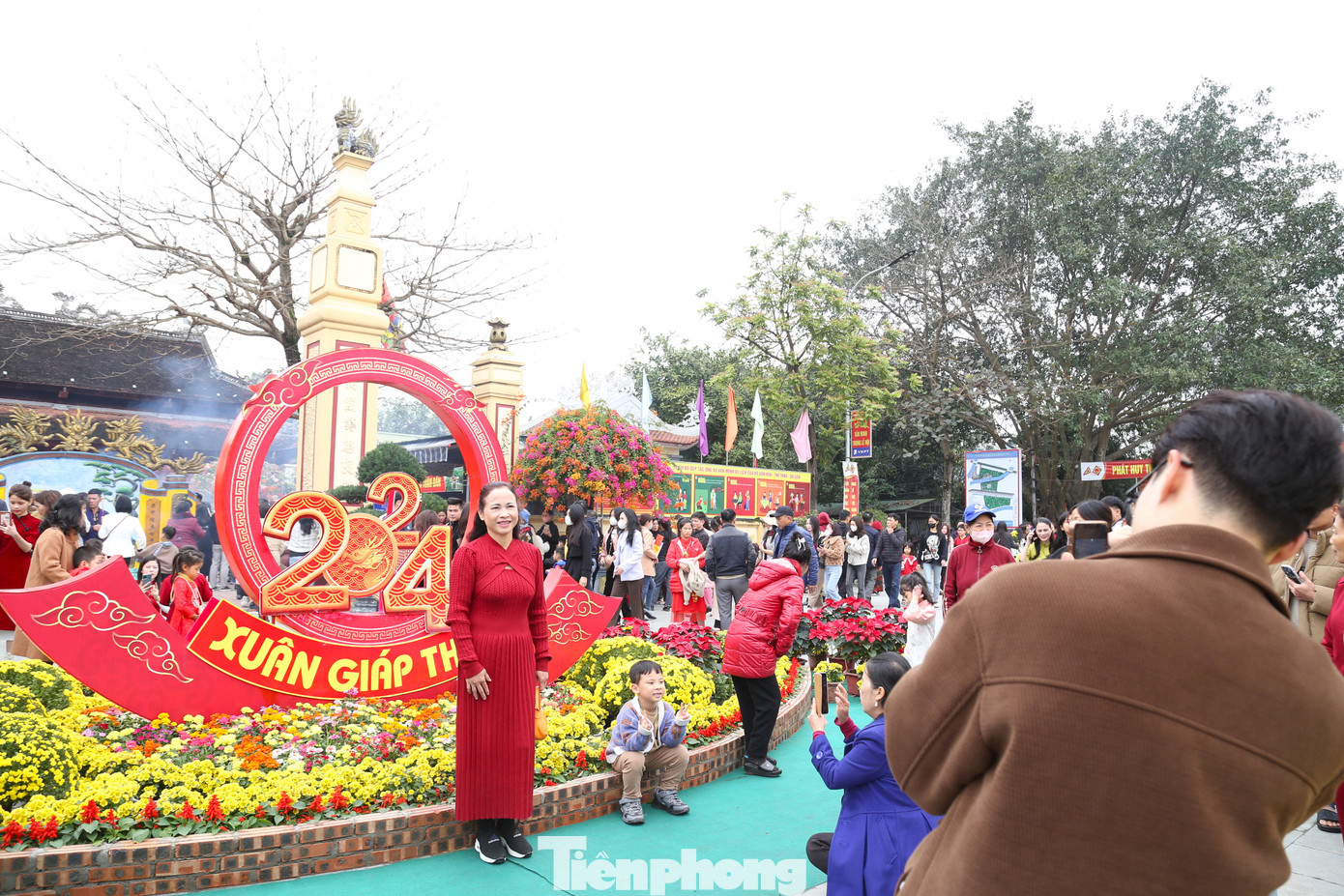 Năm nay, Đền ông Hoàng Mười cũng trang trí nhiều tiểu cảnh để người dân và du khách check-in.