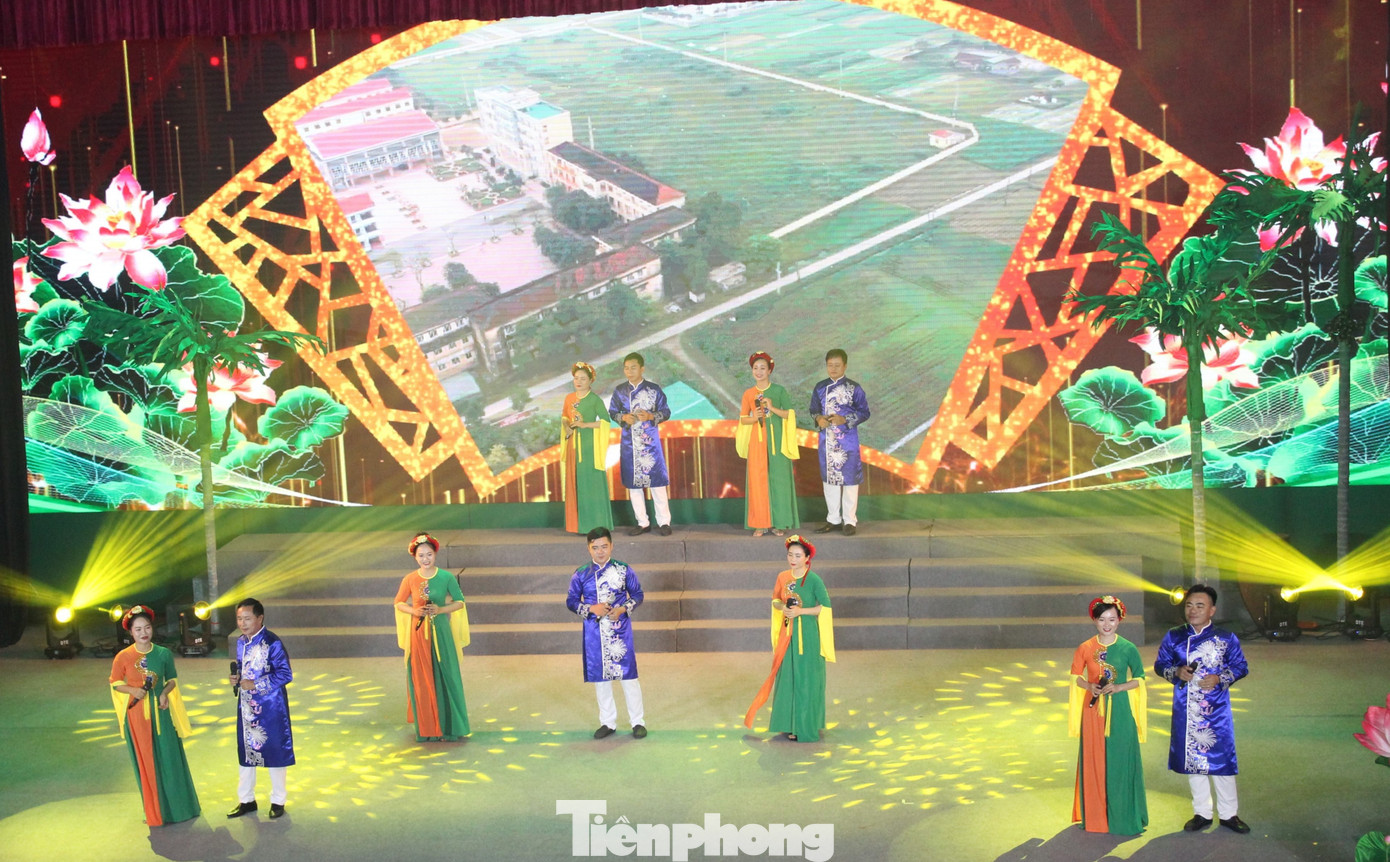 Tiết mục dự thi của Câu lạc bộ Dân ca ví, giặm xã Nghi Long (Nghi Lộc).