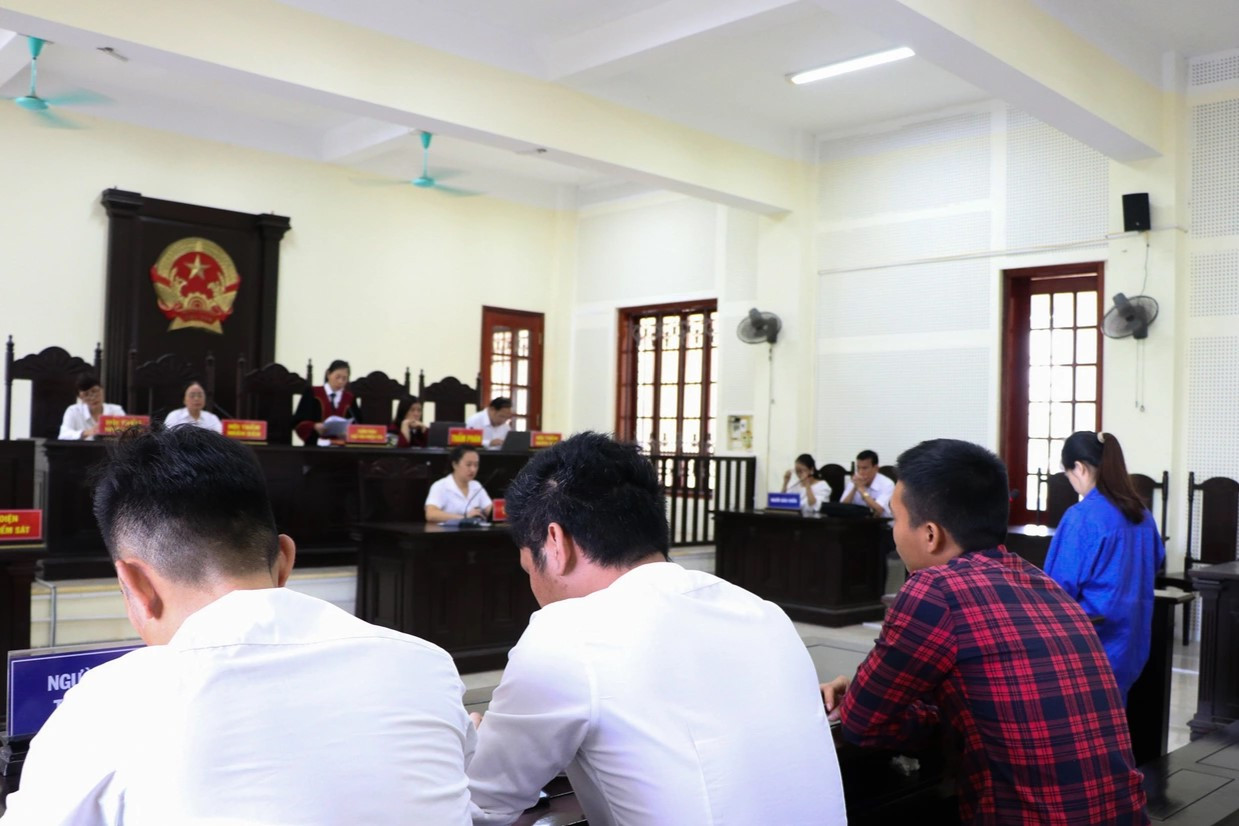 3 người đàn ông bị Hà lừa đảo chiếm đoạt 4,1 tỷ đồng.