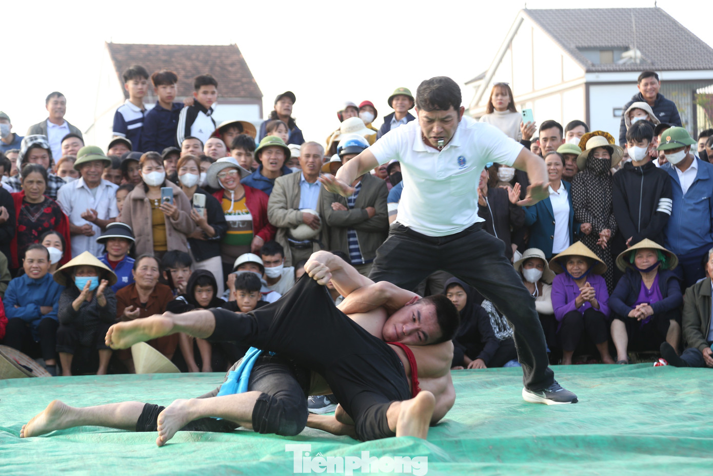 Ông Nguyễn Văn Chung (64 tuổi, trú xã Nam Thanh, huyện Nam Đàn) cho biết giải vật truyền thống được tổ chức từ lâu đời, khi ông còn bé đã có rồi. Các đô vật chủ yếu là người trên địa bàn, thi đấu với nhau nhưng không nặng về vấn đề thắng và thua.