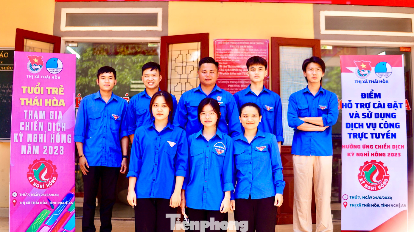 Ngày 23/6, Ban Thường vụ Thị đoàn Thái Hòa, Nghệ An tổ chức ra mắt "Đội hình tình nguyện hỗ trợ dịch vụ công trực tuyến". Hoạt động hưởng ứng ngày cao điểm Chiến dịch tình nguyện Kỳ nghỉ hồng năm 2023.